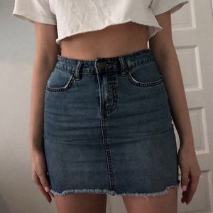 Denim skirt! So cute and flattering!